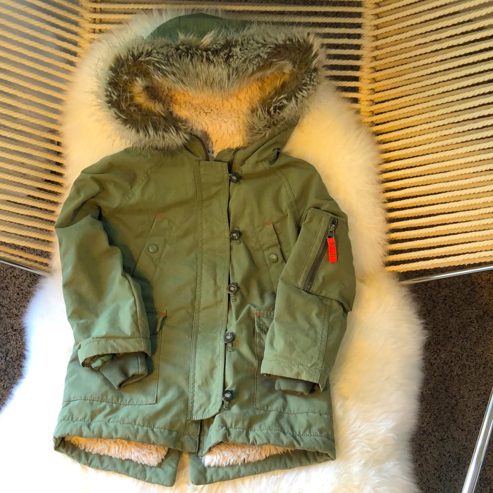 Boden Girls size 6-7 Year winter coat. Army green with coral accents. Cute!